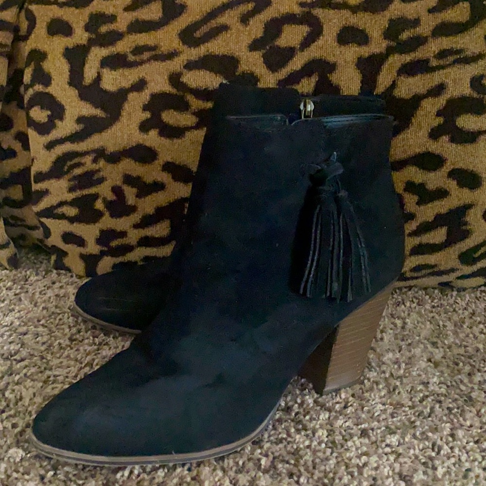 American Eagle Black heeled booties